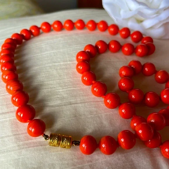 Vintage statement jewelry orange coral tone bead necklace screw clasp - Picture 9 of 10
